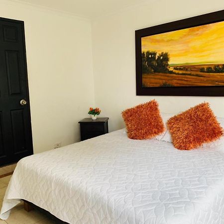 Hotel Lleras Premium #1 เมเดยิน ภายนอก รูปภาพ