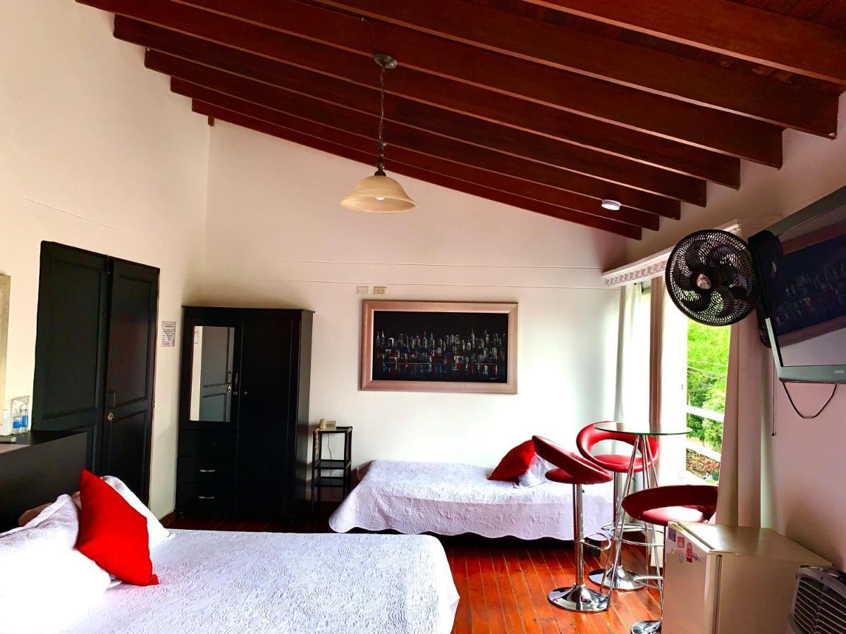 Hotel Lleras Premium #1 เมเดยิน ภายนอก รูปภาพ