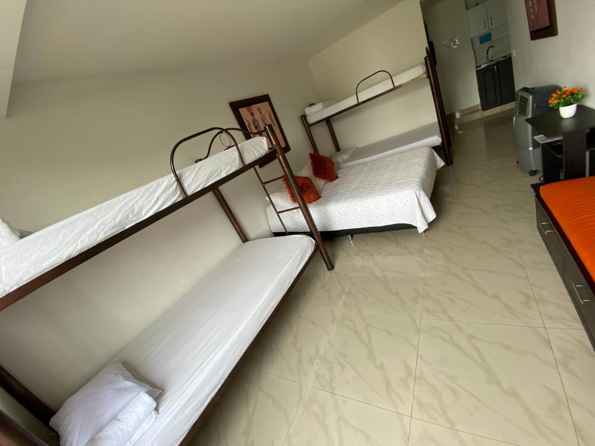 Hotel Lleras Premium #1 เมเดยิน ภายนอก รูปภาพ