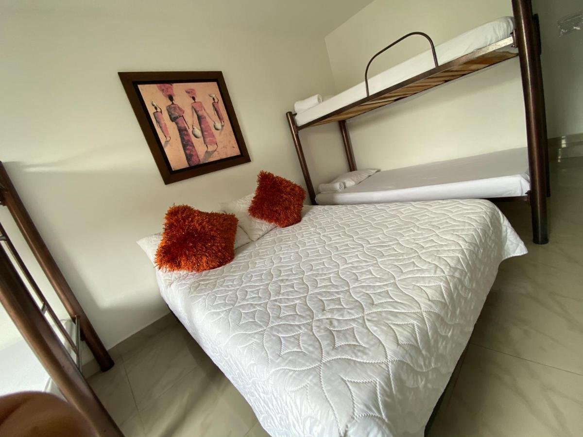 Hotel Lleras Premium #1 เมเดยิน ภายนอก รูปภาพ