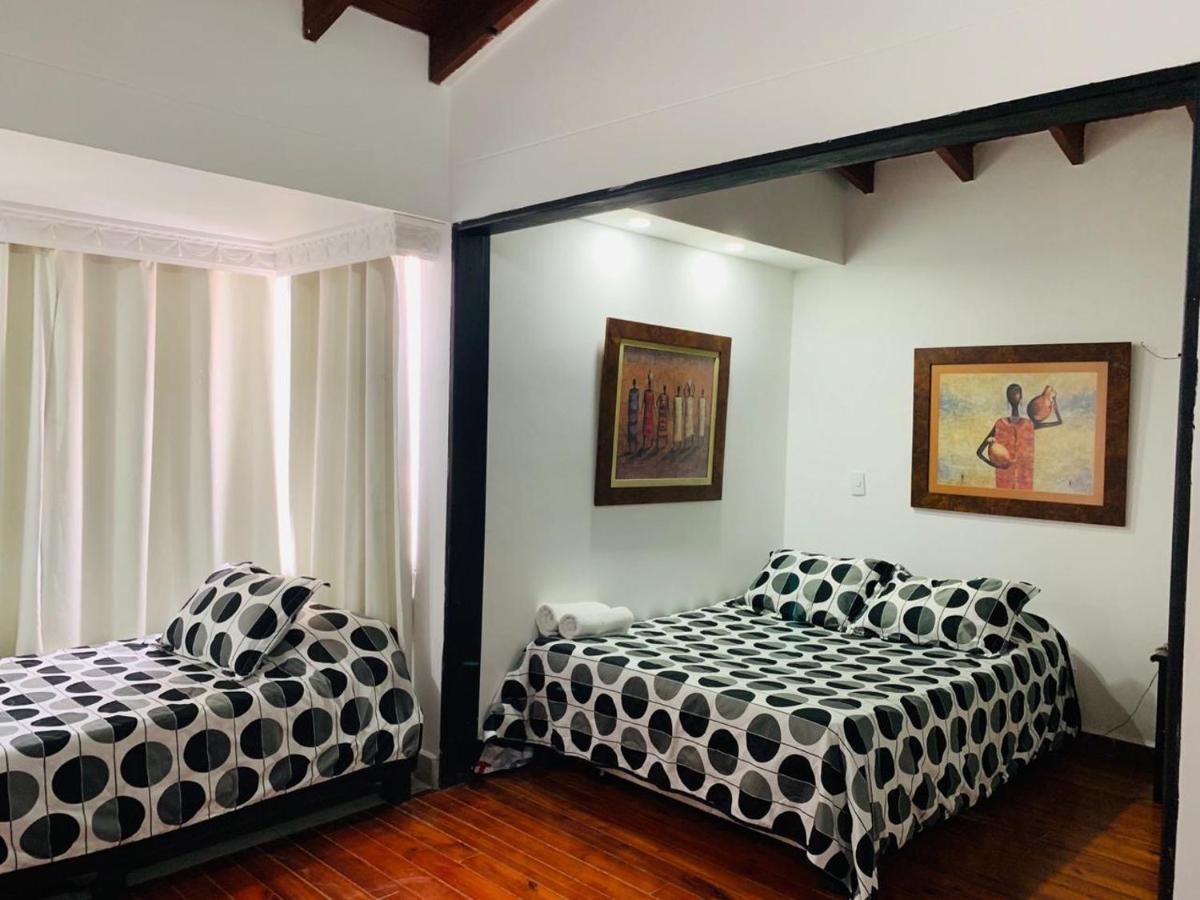 Hotel Lleras Premium #1 เมเดยิน ภายนอก รูปภาพ