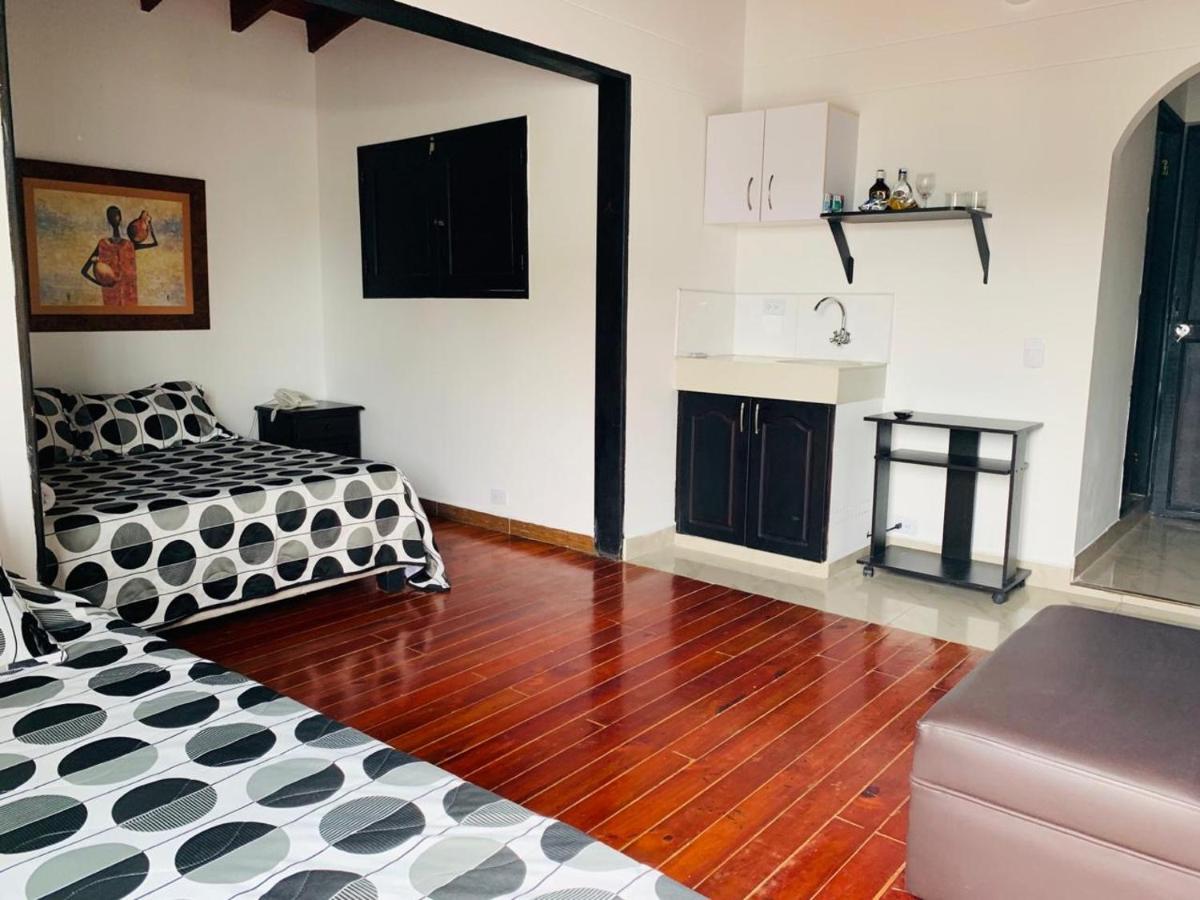 Hotel Lleras Premium #1 เมเดยิน ภายนอก รูปภาพ